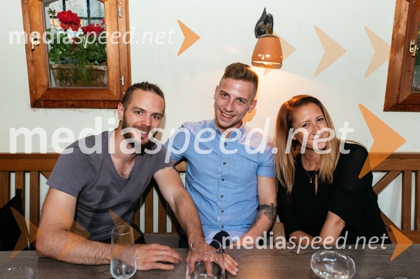  Jan Lipovnik, nepremičninski posrednik;  Marcel Belec;  Sandra Auer15. let delovanja nepremičninske agentke Mojce Žižek Mesarec