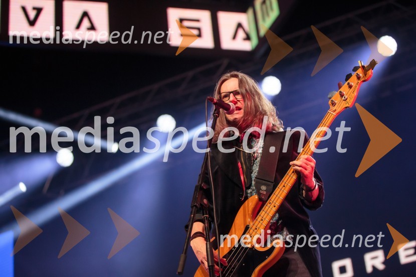  Alen Steržaj, basist skupine Big Foot MamaKoncert Big Foot Mama ob 30- letnici delovanja