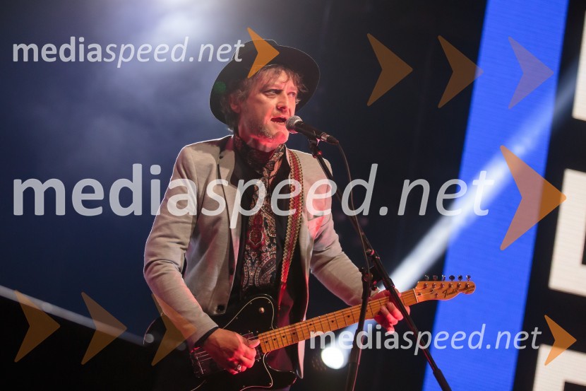  Zoran Čalić, kitarist skupine Big Foot MamaKoncert Big Foot Mama ob 30- letnici delovanja