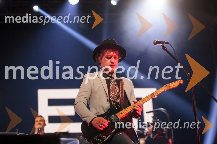  Zoran Čalić, kitarist skupine Big Foot MamaKoncert Big Foot Mama ob 30- letnici delovanja