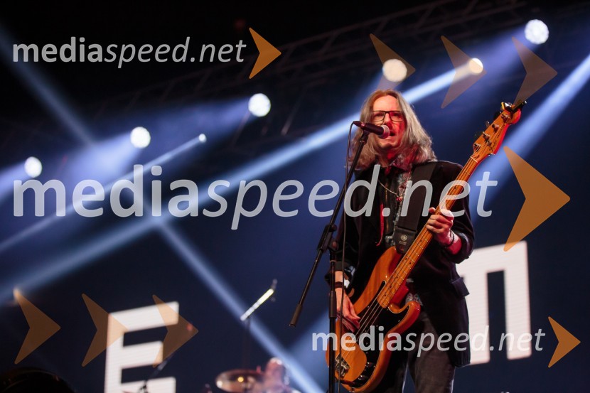  Alen Steržaj, basist skupine Big Foot MamaKoncert Big Foot Mama ob 30- letnici delovanja