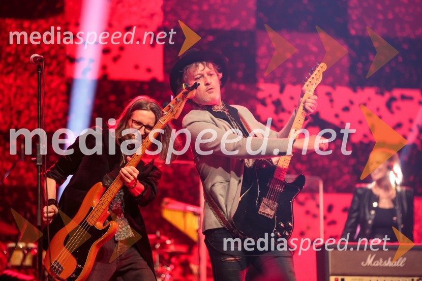  Alen Steržaj, basist skupine Big Foot Mama;  Zoran Čalić, kitarist skupine Big Foot MamaKoncert Big Foot Mama ob 30- letnici delovanja