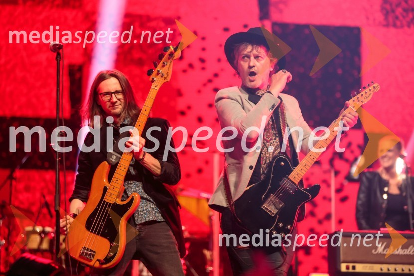  Alen Steržaj, basist skupine Big Foot Mama;  Zoran Čalić, kitarist skupine Big Foot MamaKoncert Big Foot Mama ob 30- letnici delovanja