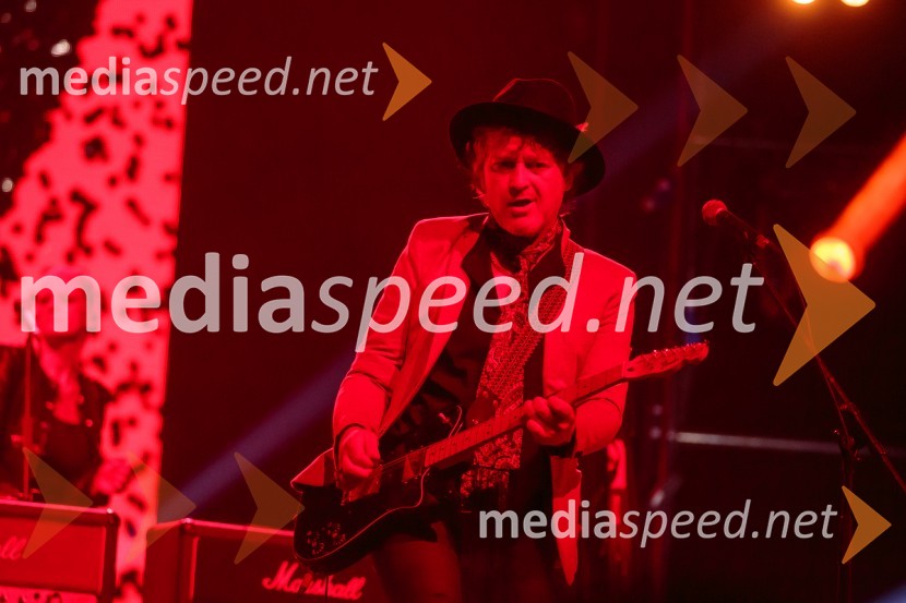  Zoran Čalić, kitarist skupine Big Foot MamaKoncert Big Foot Mama ob 30- letnici delovanja