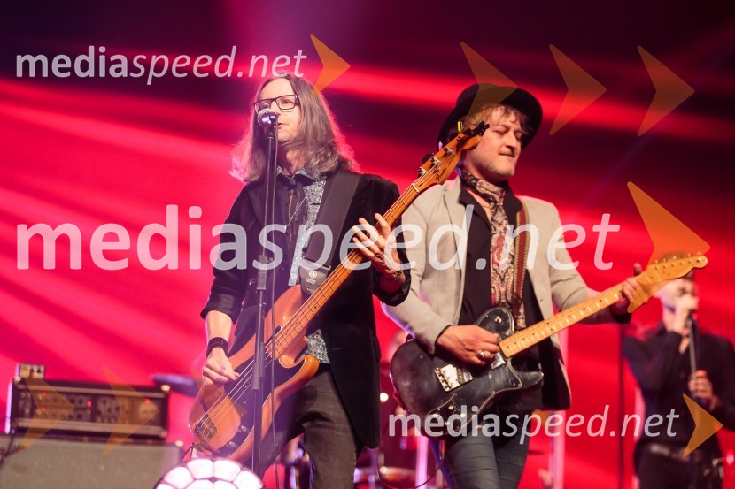  Alen Steržaj, basist skupine Big Foot Mama;  Zoran Čalić, kitarist skupine Big Foot MamaKoncert Big Foot Mama ob 30- letnici delovanja