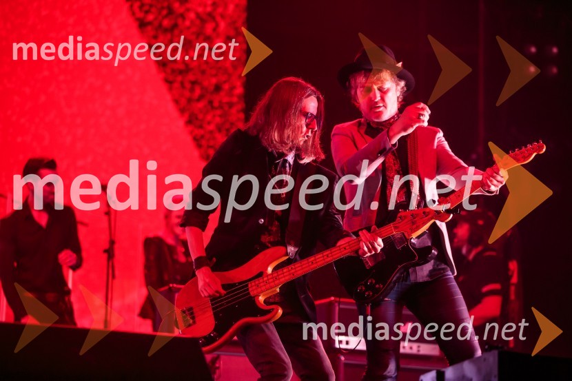  Alen Steržaj, basist skupine Big Foot Mama;  Zoran Čalić, kitarist skupine Big Foot MamaKoncert Big Foot Mama ob 30- letnici delovanja