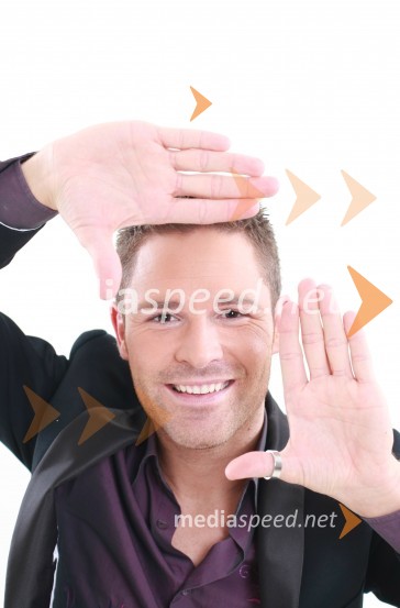 Sebastjan, pevec in TV voditeljSebastjan, pevec in TV voditelj