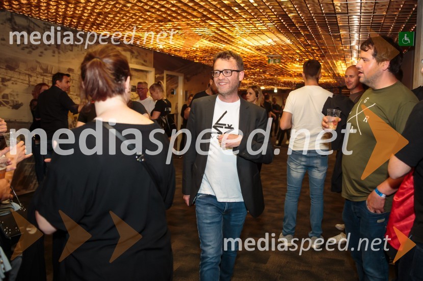  Gregor Skočir, pevec skupine Big Foot MamaKoncert Big Foot Mama ob 30- letnici delovanja