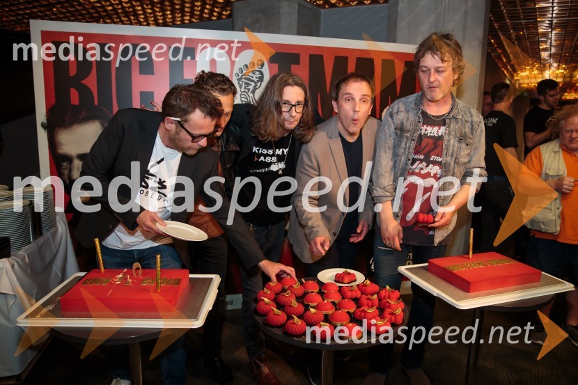  Gregor Skočir, pevec skupine Big Foot Mama;  Daniel Gregorič, kitarist, Big Foot Mama;  Alen Steržaj, basist skupine Big Foot Mama;  Jože Habula, bobnar skupine Big Foot Mama;  Zoran Čalić, kitarist skupine Big Foot MamaKoncert Big Foot Mama ob 30- letnici delovanja