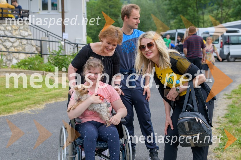  ... ;  ... ;  ... ;  Lidija  Seštak Zorič, predsednica društva Sonček Maribor  Vseslovensko srečanje društev združenih v Zvezo Sonček