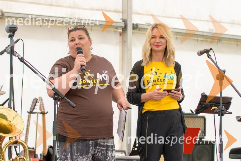  Urška Vučak Markež, igralka;  Lidija Šestak Zorić, predsednica društva Sonček MariborVseslovensko srečanje društev združenih v Zvezo Sonček