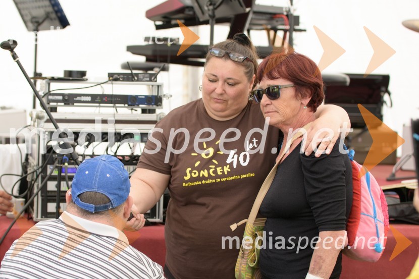  Urška Vučak Markež, igralka;  ... Vseslovensko srečanje društev združenih v Zvezo Sonček