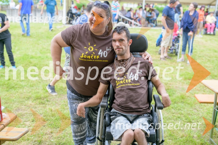  Urška Vučak Markež, igralka;  ... Vseslovensko srečanje društev združenih v Zvezo Sonček