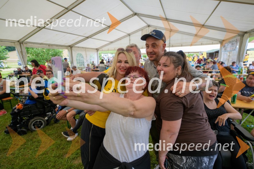  Lidija Šestak Zorić, predsednica društva Sonček Maribor;  ... ;  Boštjan Čukur, raper, 6 Pack Čukur;  Urška Vučak Markež, igralkaVseslovensko srečanje društev združenih v Zvezo Sonček