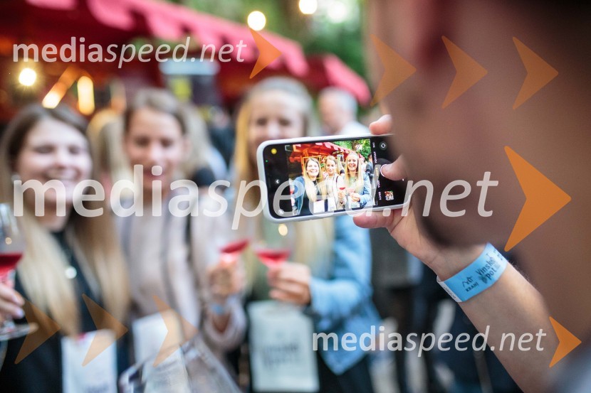 Vinska pot v rovih pod starim Kranjem, sobota