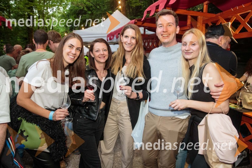 Vinska pot v rovih pod starim Kranjem, sobota