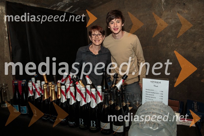  Dragana Šuštar, penine Istenič;  Jan Šuštar, penine IsteničVinska pot v rovih pod starim Kranjem, sobota