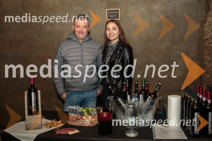  Adam Simoneta, Čotova klet;  Špela  Simoneta, Čotova kletVinska pot v rovih pod starim Kranjem, sobota