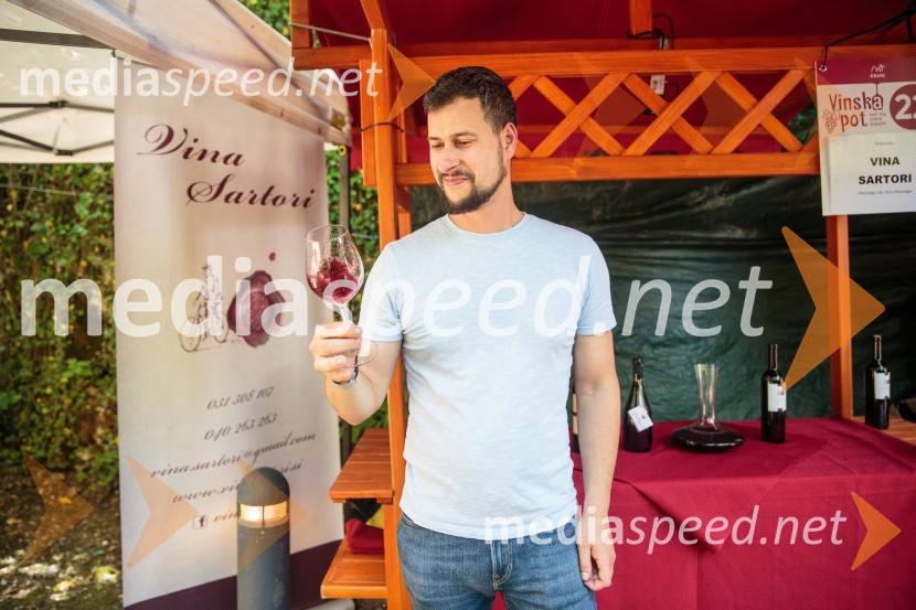  Tomaz Sartori, vina SartoriVinska pot v rovih pod starim Kranjem, sobota