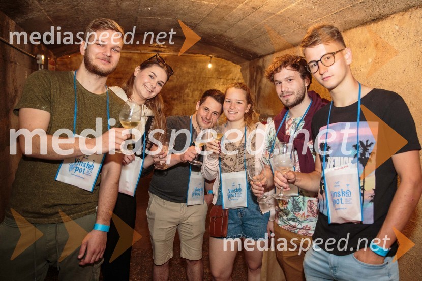 Vinska pot v rovih pod starim Kranjem, sobota