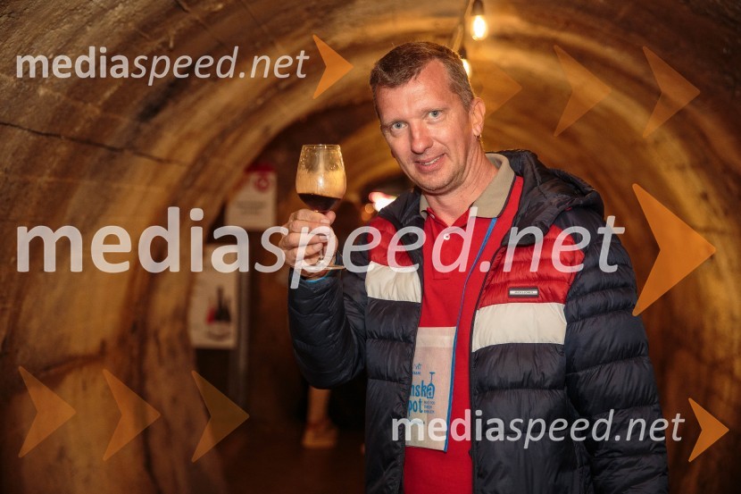 Vinska pot v rovih pod starim Kranjem, sobota