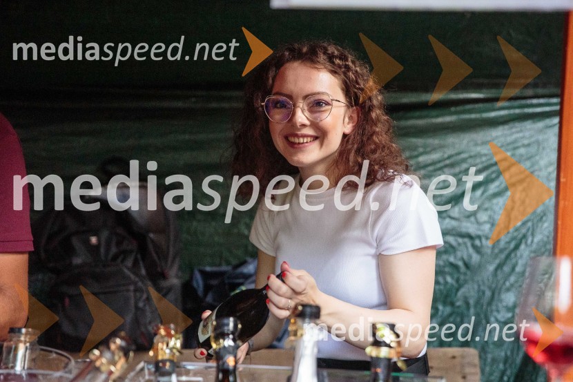 Vinska pot v rovih pod starim Kranjem, sobota