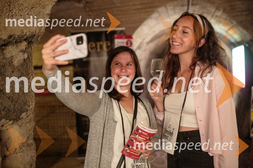 Vinska pot v rovih pod starim Kranjem, sobota