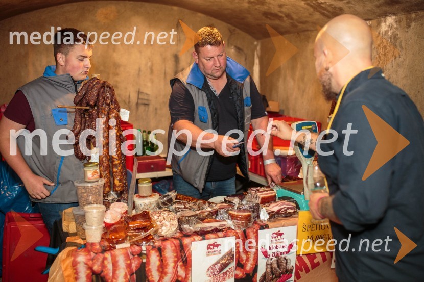  Anže Ivartnik, Kmetija Pavšar;  Aljoša Ivartnik, nosilec dopolnilne dejavnosti, Kmetija PavšarVinska pot v rovih pod starim Kranjem, sobota