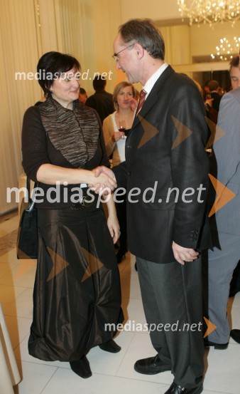 Duška Vuga Cizl, direktorica agencije Mediamix in Janez Erjavec, direktor Pomurskega sejmaVečerov Bob leta 2005, SNG Maribor