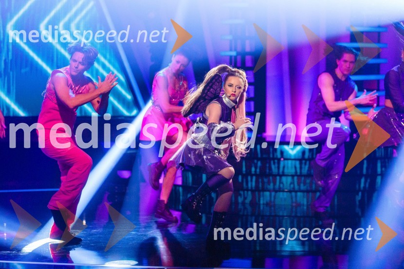  Adrijana Kamnik, pevkaZnan obraz ima svoj glas, 10. oddaja