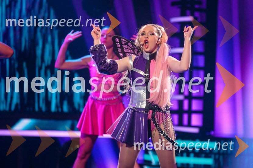  Adrijana Kamnik, pevkaZnan obraz ima svoj glas, 10. oddaja