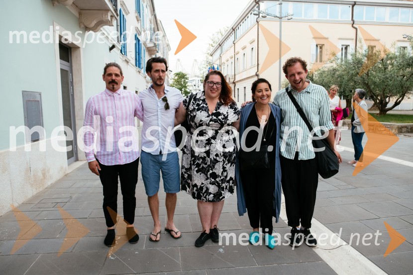 Andrej Vrhovnik, kostumograf;  Matija Rupel, igralec;  Ana Facchini, igralka;  Marjuta  Slamič, igralka;  Jaka Smerkolj Simoneti, dramaturg in kritikTantadruj, podelitev primorskih gledaliških nagrad, Gledališče Koper