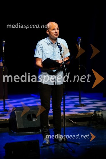  Andraž Gombač, urednik kulturne redakcije, Primorske noviceTantadruj, podelitev primorskih gledaliških nagrad, Gledališče Koper