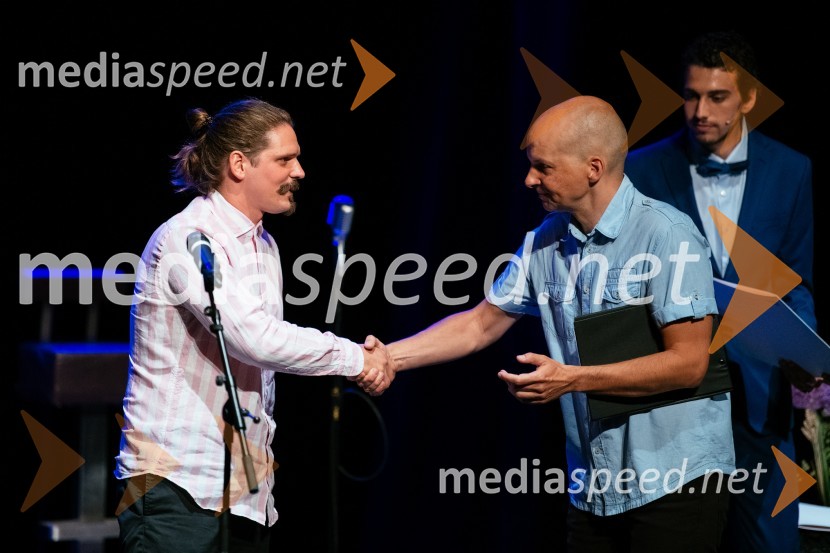  Andrej Vrhovnik, kostumograf;  Andraž Gombač, urednik kulturne redakcije, Primorske noviceTantadruj, podelitev primorskih gledaliških nagrad, Gledališče Koper