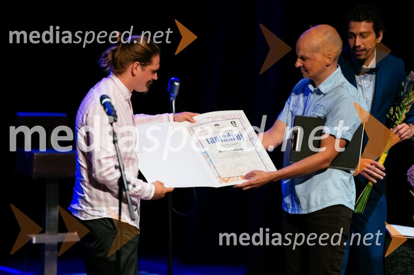  Andrej Vrhovnik, kostumograf;  Andraž Gombač, urednik kulturne redakcije, Primorske noviceTantadruj, podelitev primorskih gledaliških nagrad, Gledališče Koper