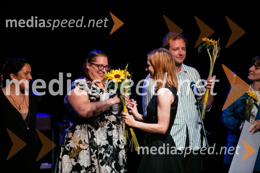  Ana Facchini, igralka; dr. Ivana Zajc, podoktorska raziskovalka, Raziskovalni center za humanistikoTantadruj, podelitev primorskih gledaliških nagrad, Gledališče Koper