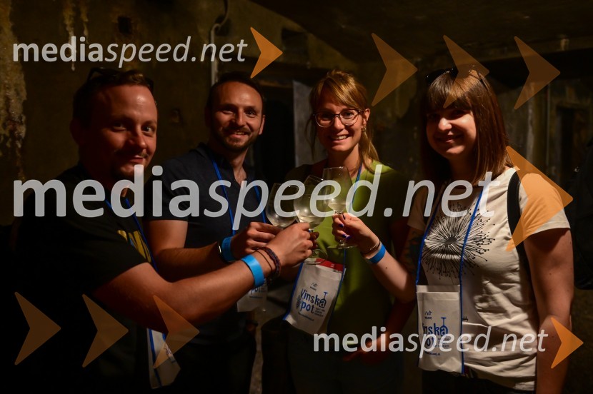 Vinska pot v rovih pod starim Kranjem, petek