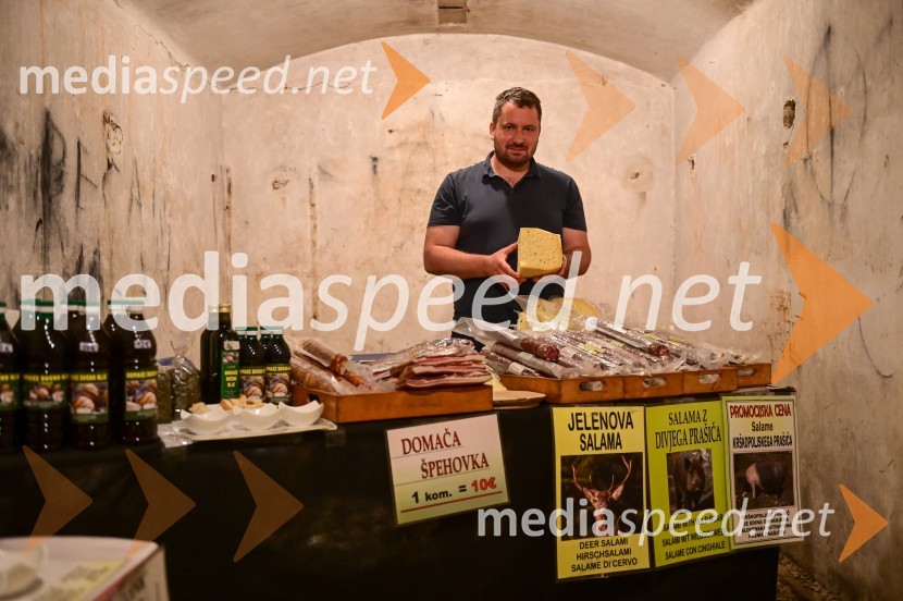 Vinska pot v rovih pod starim Kranjem, petek