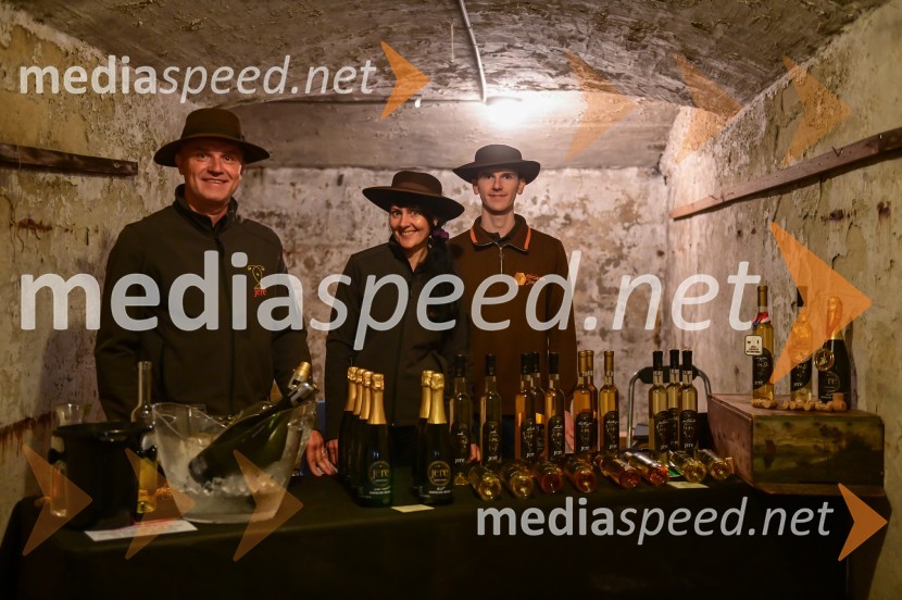 Vinska pot v rovih pod starim Kranjem, petek