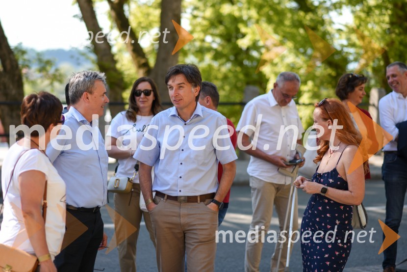 Vinska pot v rovih pod starim Kranjem, petek