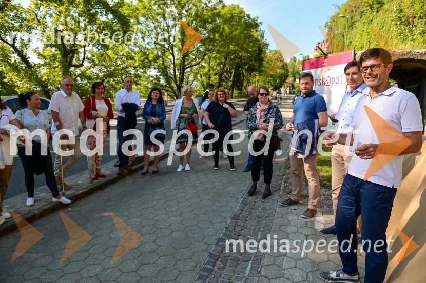 Vinska pot v rovih pod starim Kranjem, petek