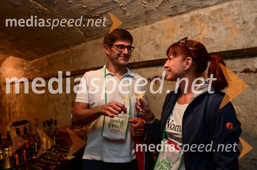 Vinska pot v rovih pod starim Kranjem, petek