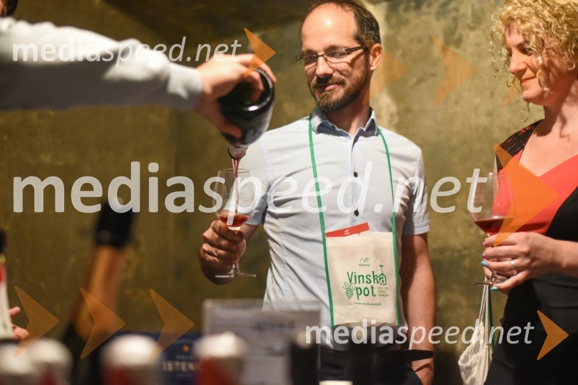 Vinska pot v rovih pod starim Kranjem, petek