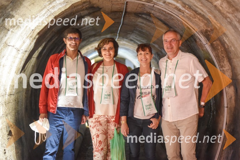 Vinska pot v rovih pod starim Kranjem, petek