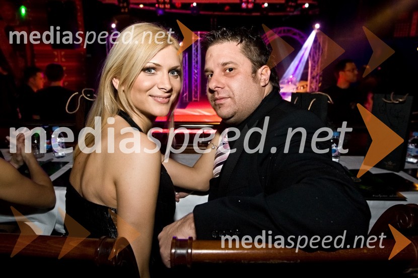Manca Špik, pevka in Filip Kocijančič, novinar (oba člana žirije)Miss Casino Kongo 2009