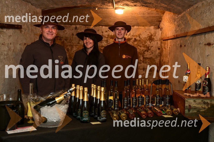 Vinska pot v rovih pod starim Kranjem, petek