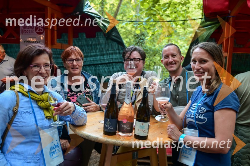 Vinska pot v rovih pod starim Kranjem, petek