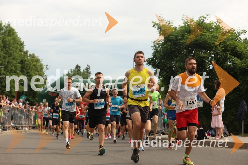  Jernej Trstenjak;  Matej Moravec;  Žiga Božič;  Borut Horvat, direktor prodaje NEXT MEDIA40. Maraton treh src