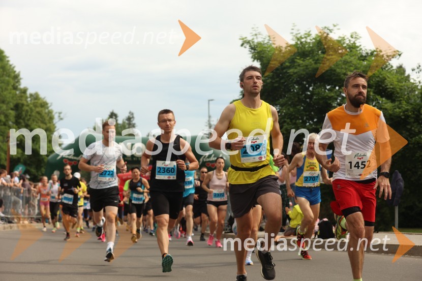  Jernej Trstenjak;  Matej Moravec;  Žiga Božič;  Borut Horvat, direktor prodaje NEXT MEDIA40. Maraton treh src