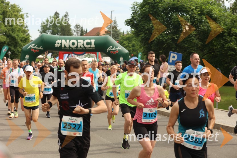  Uroš Bokan;  Petra Liner;  Petra Jenko40. Maraton treh src